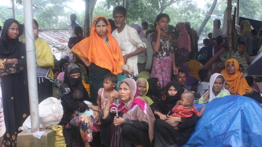 Bangladesh: Refugee camp capacity exhausted; thousands in makeshift ...