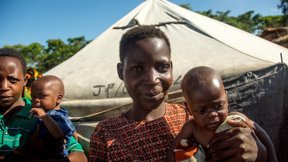 UNHCR - Shelter crisis adds to ordeal for refugees in Tanzania's camps