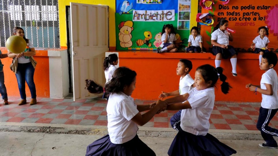 Unhcr Honduran Teachers Unite To Save Education System