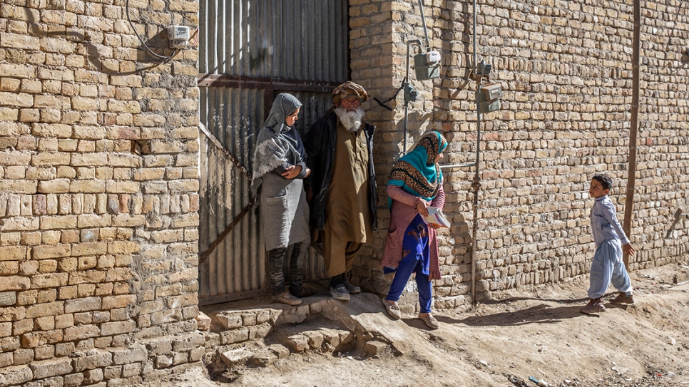 Unhcr Afghan Teen Aspires To Help Her Country Heal