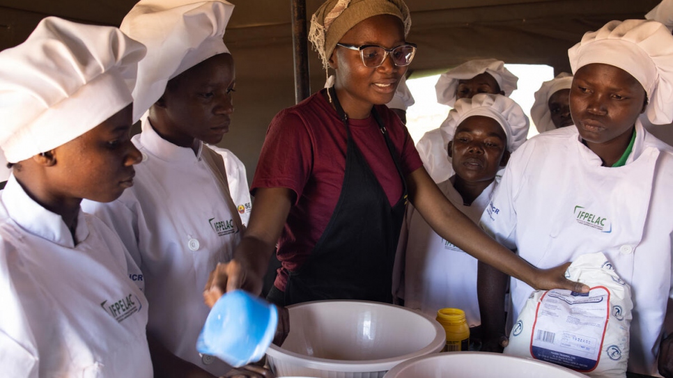 UNHCR - Lighting up the lives of forcibly displaced people in Mozambique