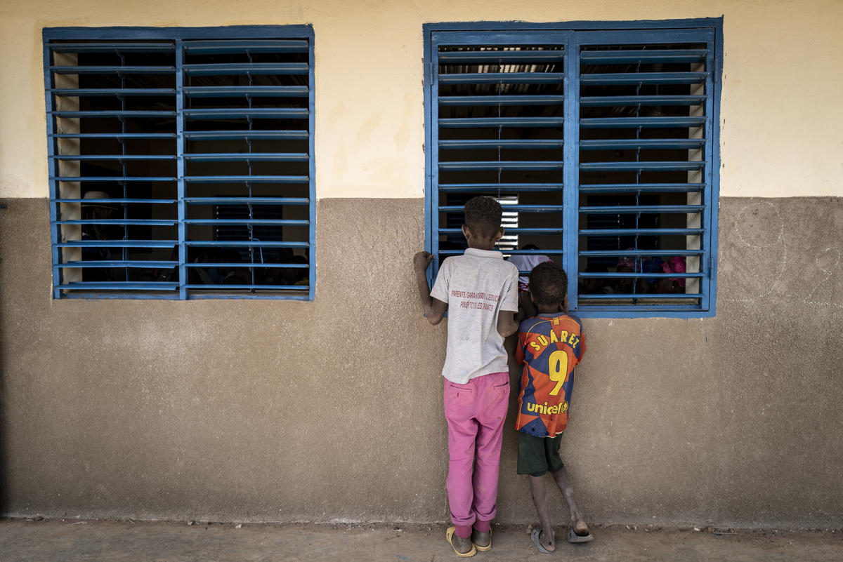 UNHCR moves Malian refugees to safer areas of Burkina Faso | UNHCR US