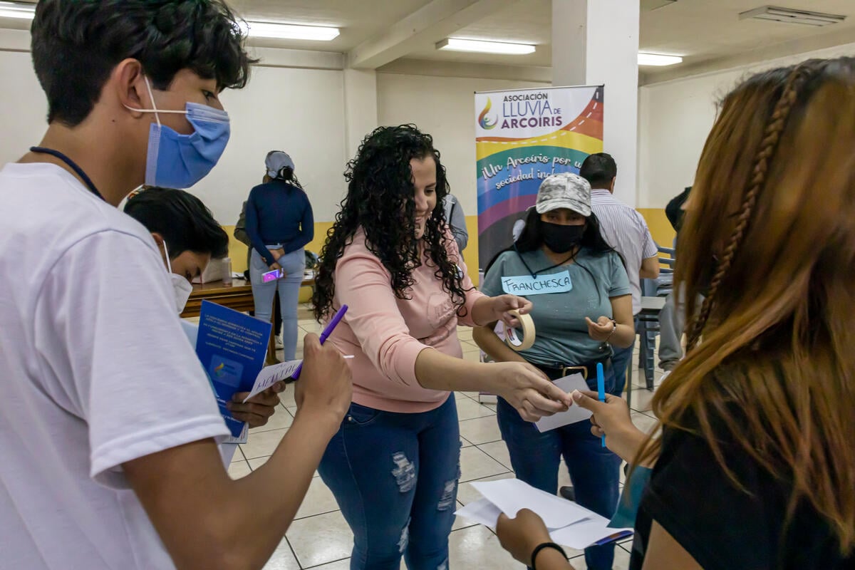 At a workshop in Quito, Yeraldine talks to participants about LGBTQI+ people's rights.